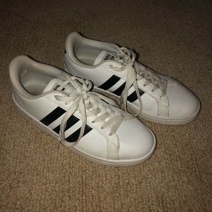 adidas running shoes- have cushion